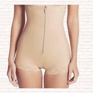 Leonisa Firm Tummy Control Boy Short Compression Shape Wear Tan Nude Large NWOT